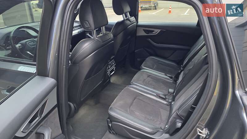 Позашляховик / Кросовер Audi Q7 2017 в Києві фото 16 Позашляховик / Кросовер Audi Q7 2017 в Києві