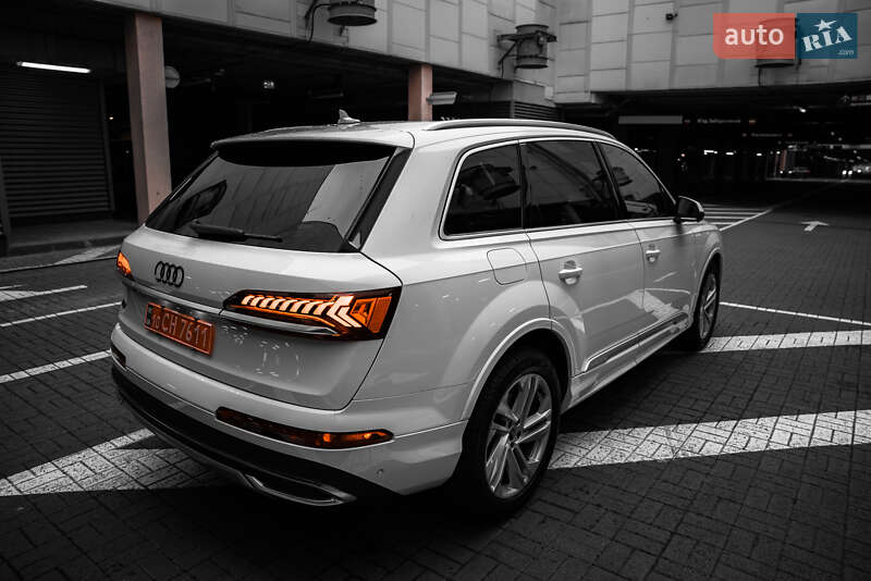 Позашляховик / Кросовер Audi Q7 2021 в Києві