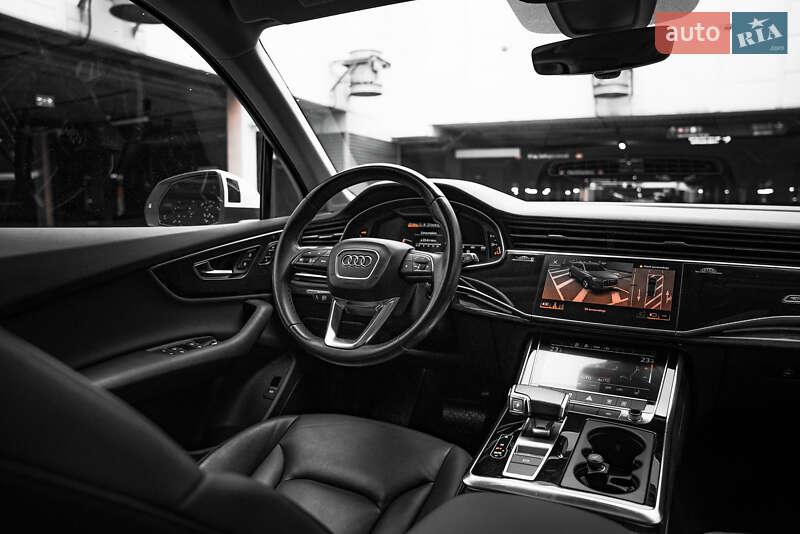 Позашляховик / Кросовер Audi Q7 2021 в Києві
