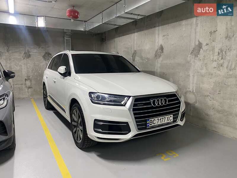 Позашляховик / Кросовер Audi Q7 2016 в Львові