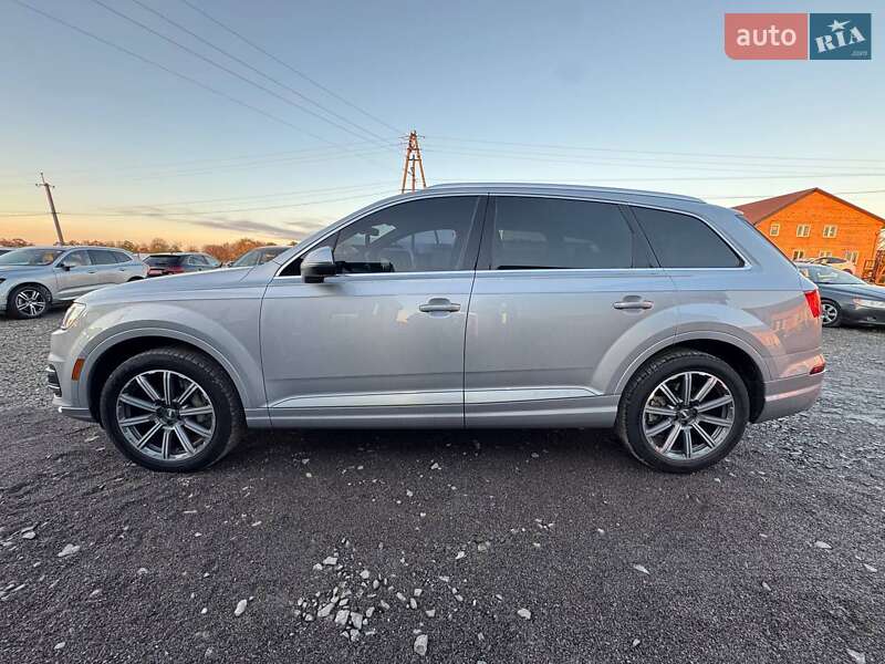 Позашляховик / Кросовер Audi Q7 2017 в Луцьку
