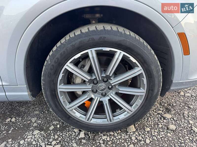 Позашляховик / Кросовер Audi Q7 2017 в Луцьку
