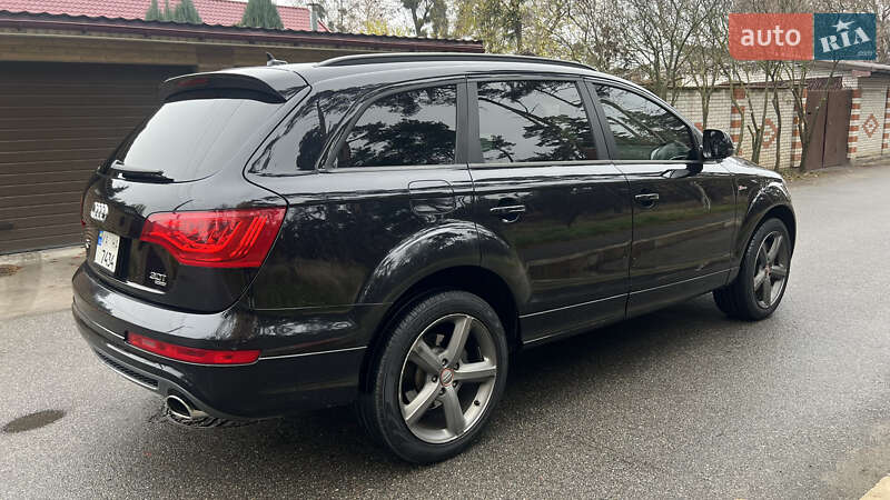 Позашляховик / Кросовер Audi Q7 2015 в Києві