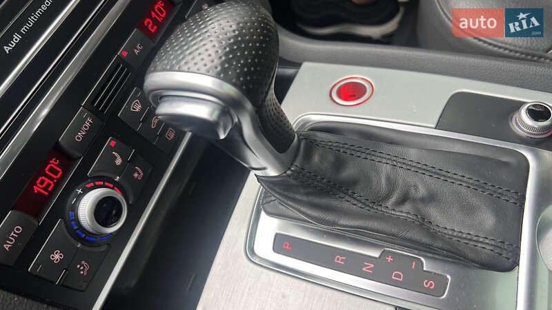 Позашляховик / Кросовер Audi Q7 2015 в Києві
