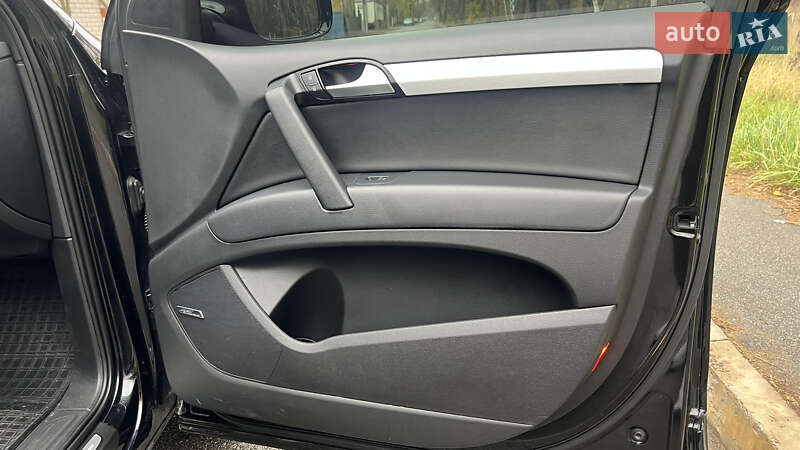 Позашляховик / Кросовер Audi Q7 2015 в Києві