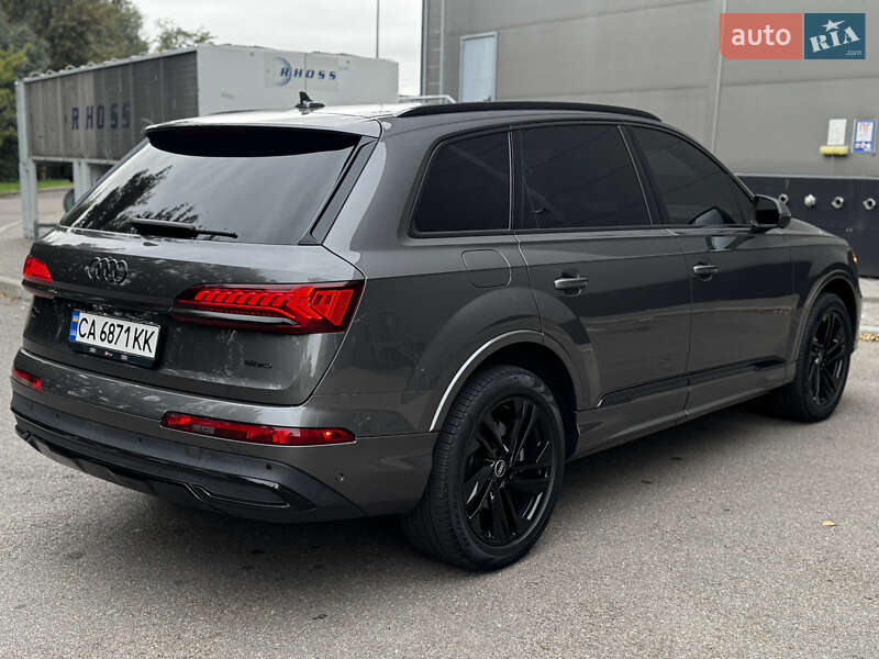 Позашляховик / Кросовер Audi Q7 2021 в Києві