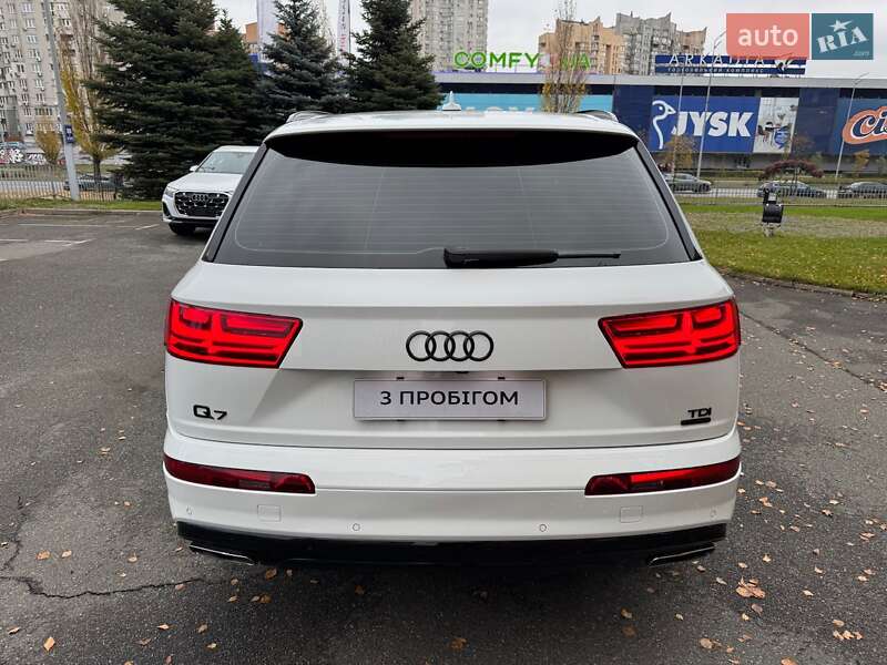 Позашляховик / Кросовер Audi Q7 2016 в Києві фото 15 Позашляховик / Кросовер Audi Q7 2016 в Києві