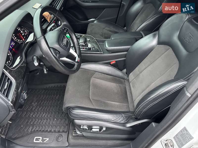 Позашляховик / Кросовер Audi Q7 2016 в Києві фото 30 Позашляховик / Кросовер Audi Q7 2016 в Києві