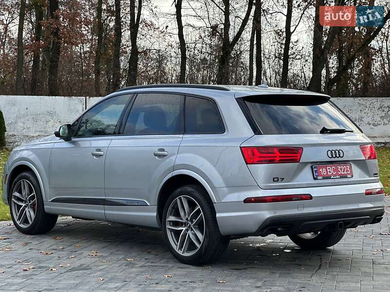 Позашляховик / Кросовер Audi Q7 2018 в Луцьку