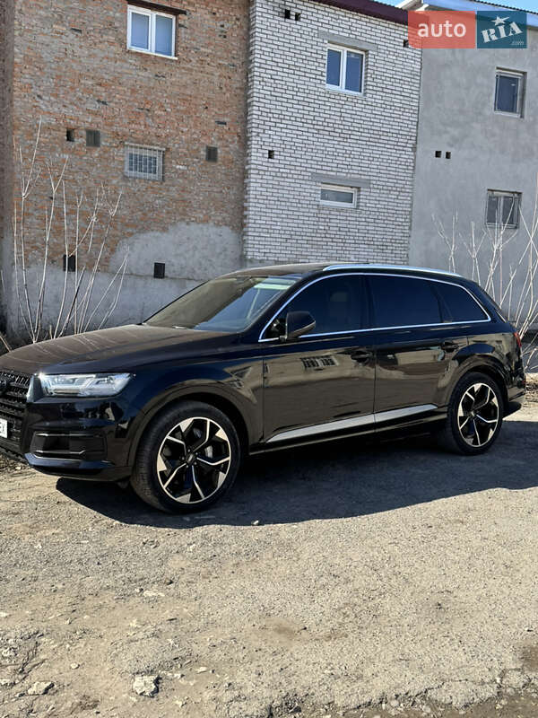 Позашляховик / Кросовер Audi Q7 2018 в Києві фото 42 Позашляховик / Кросовер Audi Q7 2018 в Києві