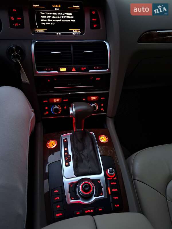 Позашляховик / Кросовер Audi Q7 2014 в Луцьку