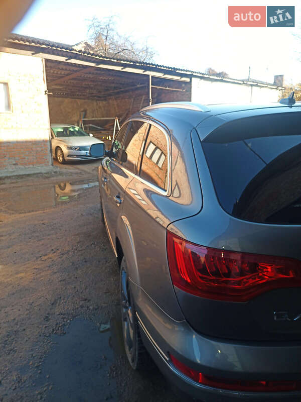 Внедорожник / Кроссовер Audi Q7 2011 в Нововолынске