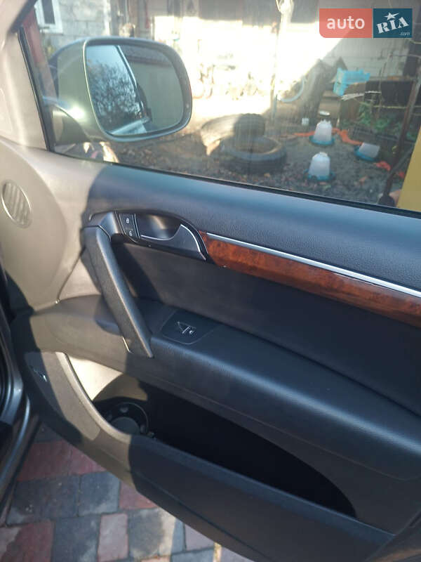 Внедорожник / Кроссовер Audi Q7 2011 в Нововолынске