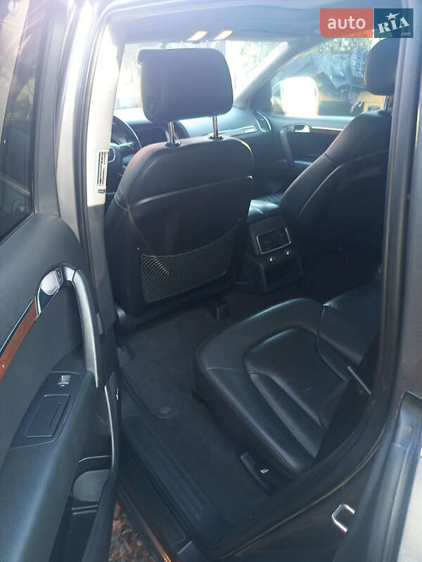 Внедорожник / Кроссовер Audi Q7 2011 в Нововолынске