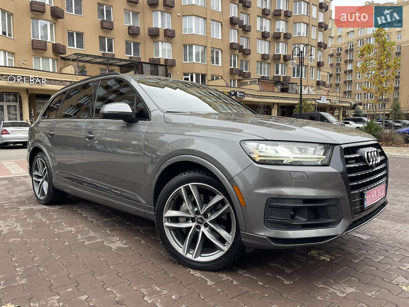 Внедорожник / Кроссовер Audi Q7 2016 в Киеве