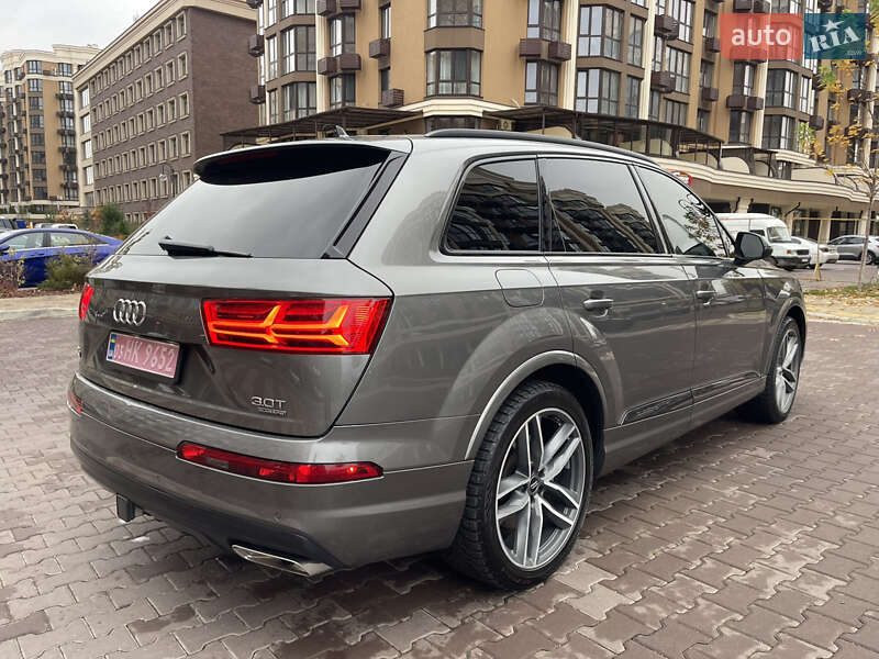 Внедорожник / Кроссовер Audi Q7 2016 в Киеве