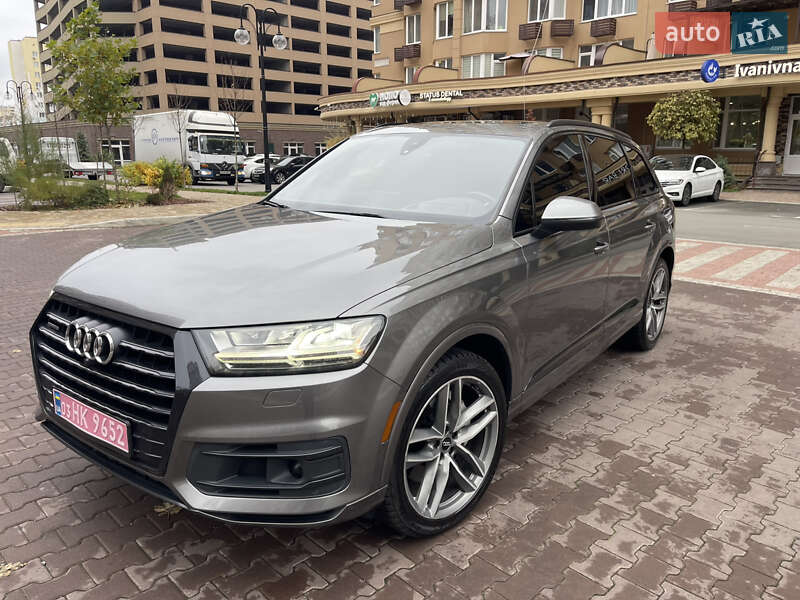 Внедорожник / Кроссовер Audi Q7 2016 в Киеве