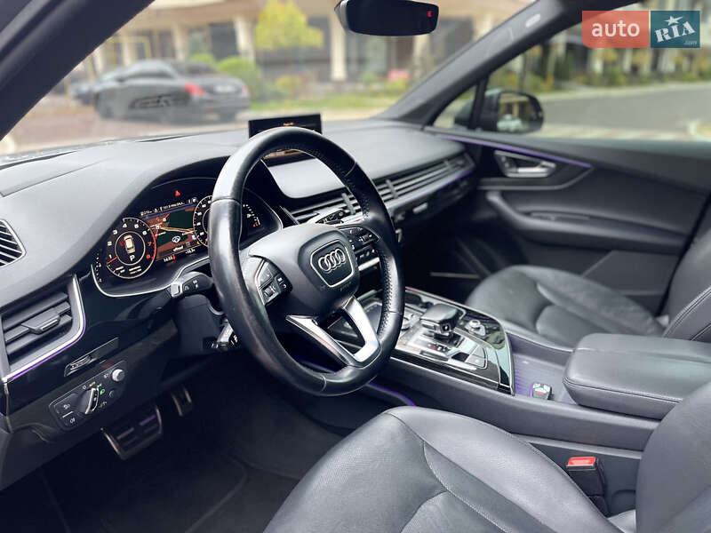 Внедорожник / Кроссовер Audi Q7 2016 в Киеве