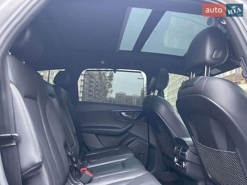 Внедорожник / Кроссовер Audi Q7 2016 в Киеве