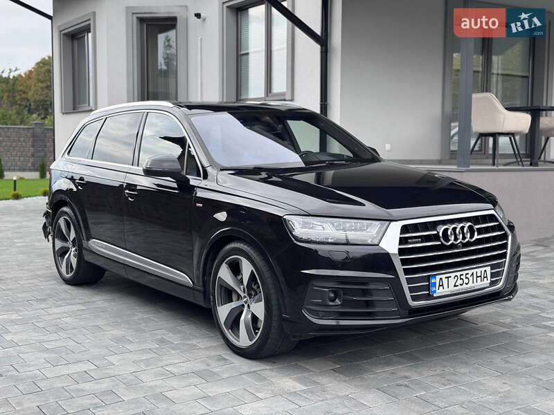 Позашляховик / Кросовер Audi Q7 2017 в Рівному