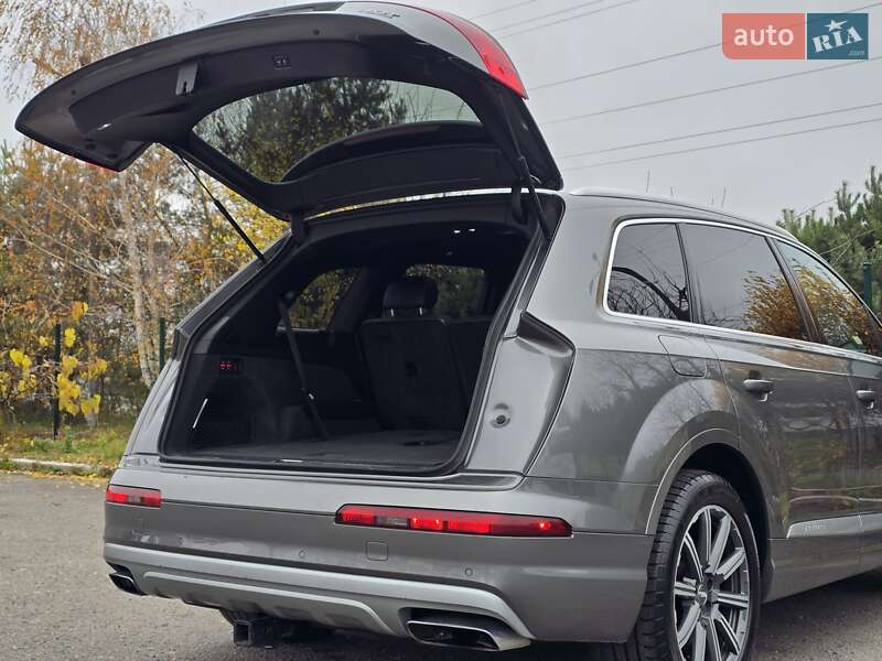 Позашляховик / Кросовер Audi Q7 2016 в Хмельницькому