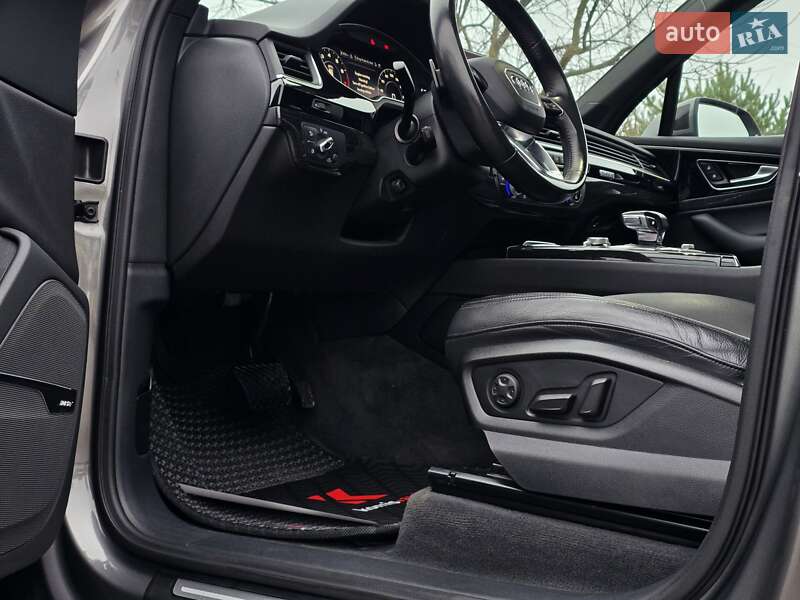 Позашляховик / Кросовер Audi Q7 2016 в Хмельницькому