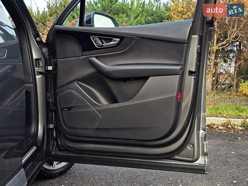 Позашляховик / Кросовер Audi Q7 2016 в Хмельницькому