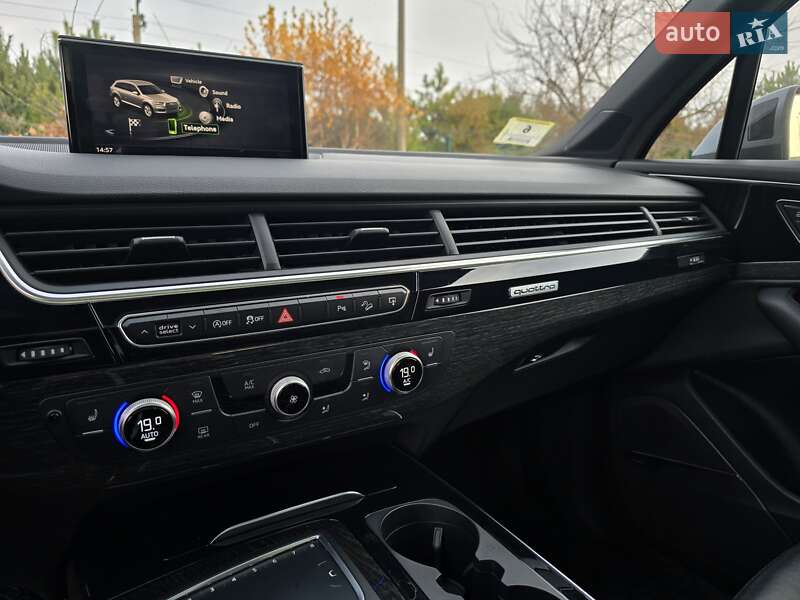 Позашляховик / Кросовер Audi Q7 2016 в Хмельницькому