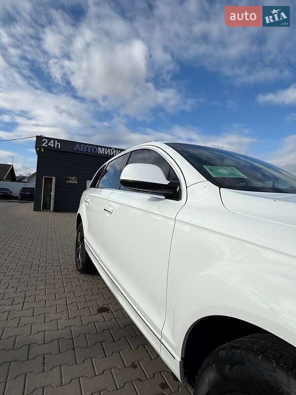 Внедорожник / Кроссовер Audi Q7 2010 в Косове