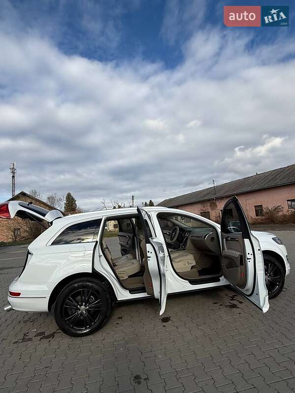 Внедорожник / Кроссовер Audi Q7 2010 в Косове