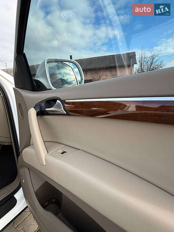 Внедорожник / Кроссовер Audi Q7 2010 в Косове