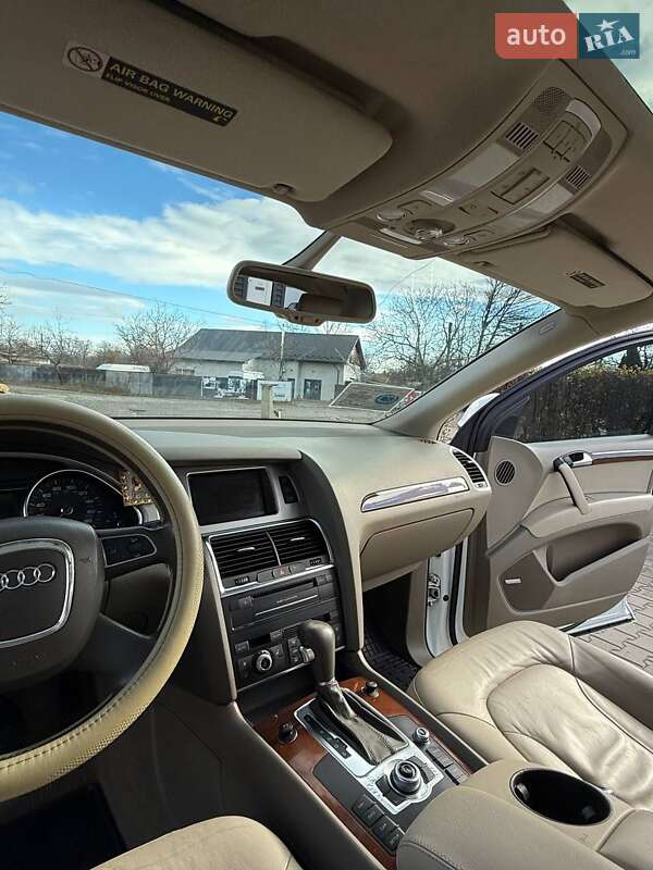 Внедорожник / Кроссовер Audi Q7 2010 в Косове