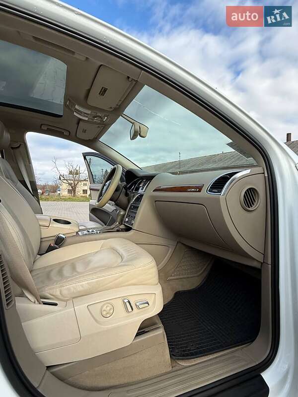 Внедорожник / Кроссовер Audi Q7 2010 в Косове