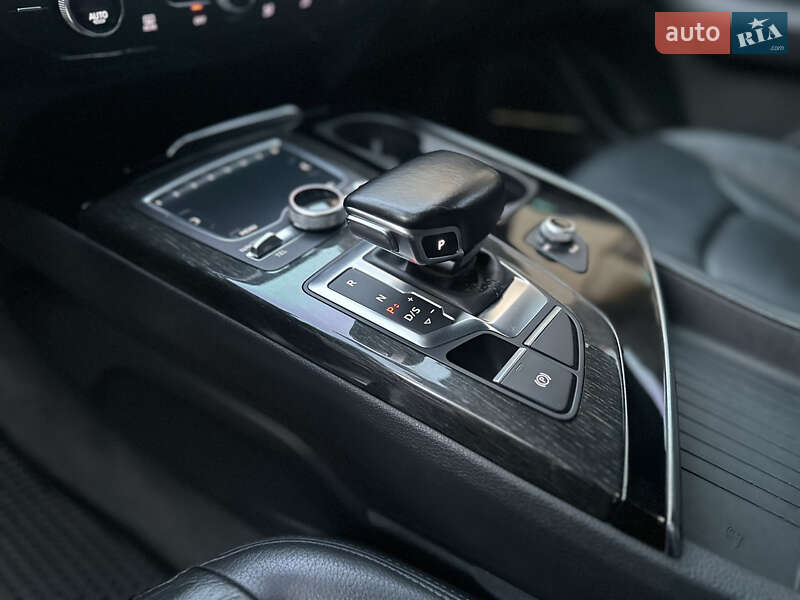 Внедорожник / Кроссовер Audi Q7 2016 в Владимире