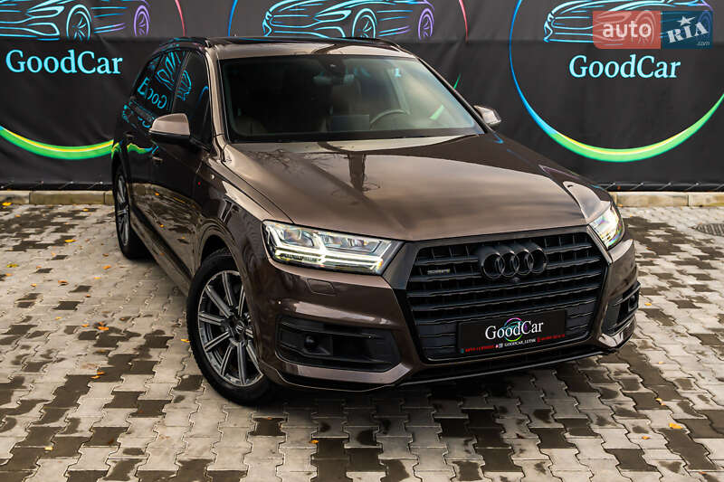 Позашляховик / Кросовер Audi Q7 2017 в Луцьку