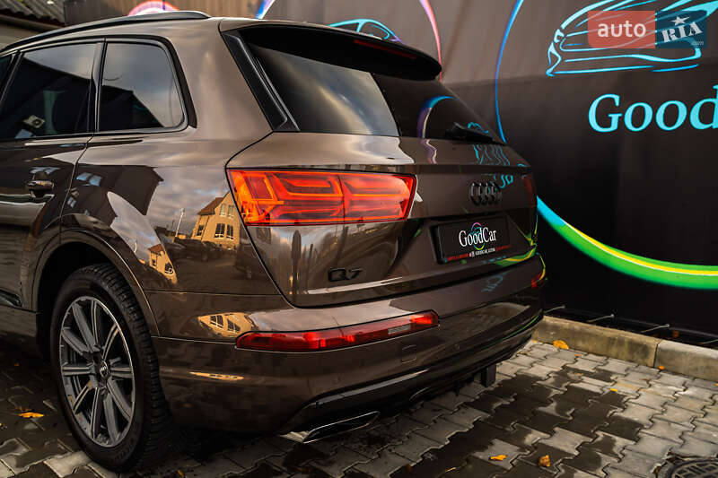 Позашляховик / Кросовер Audi Q7 2017 в Луцьку