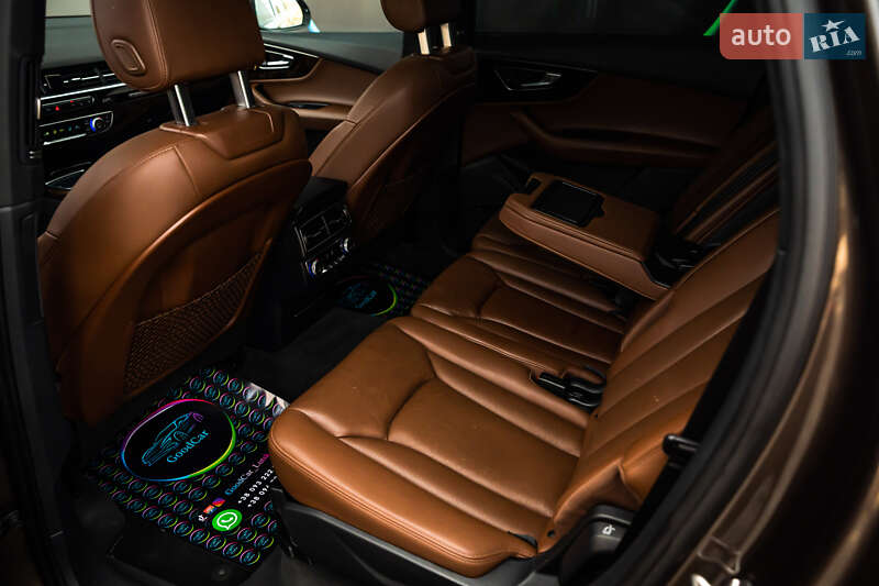 Позашляховик / Кросовер Audi Q7 2017 в Луцьку