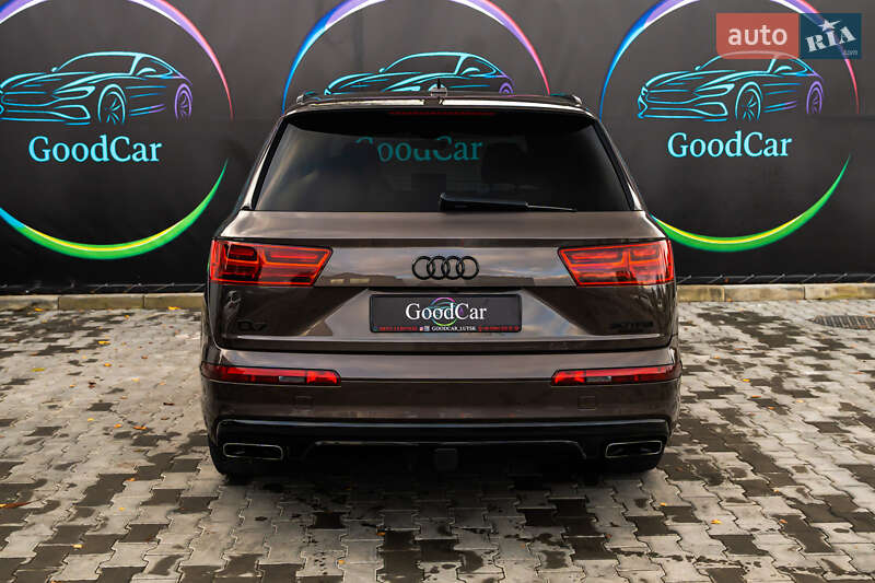 Позашляховик / Кросовер Audi Q7 2017 в Луцьку