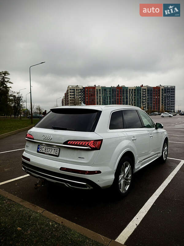 Позашляховик / Кросовер Audi Q7 2021 в Києві