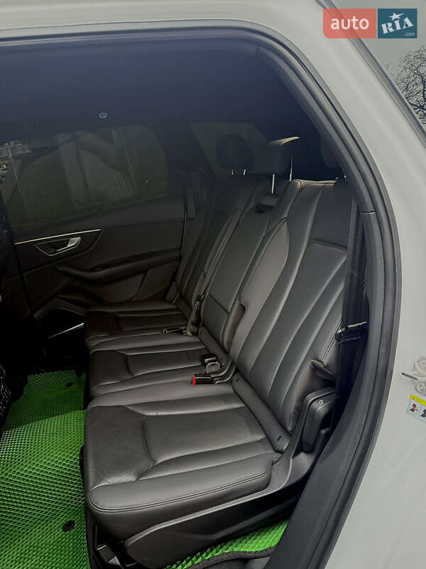 Позашляховик / Кросовер Audi Q7 2021 в Києві