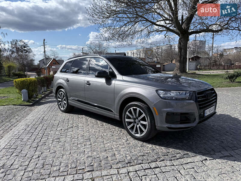 Позашляховик / Кросовер Audi Q7 2016 в Києві