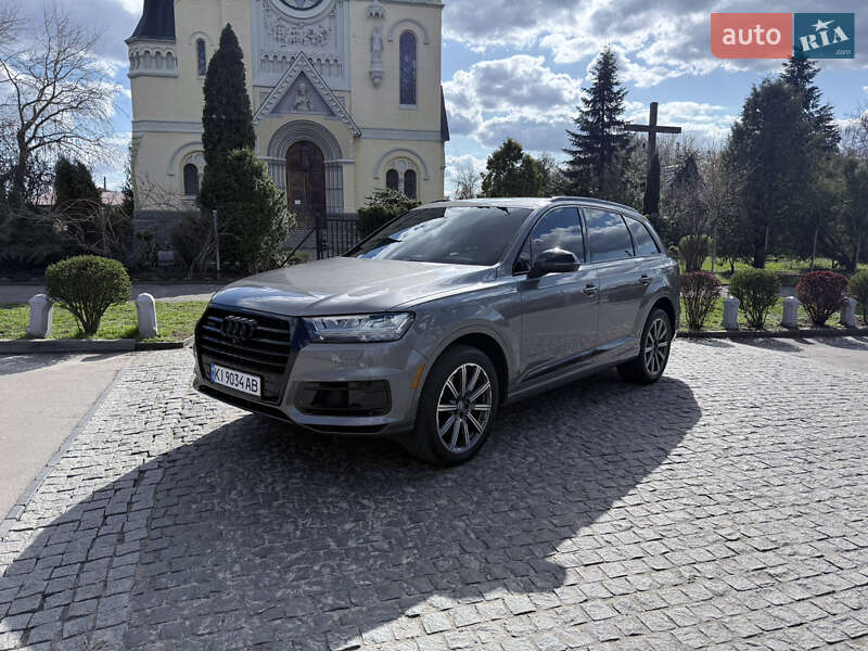 Позашляховик / Кросовер Audi Q7 2016 в Києві