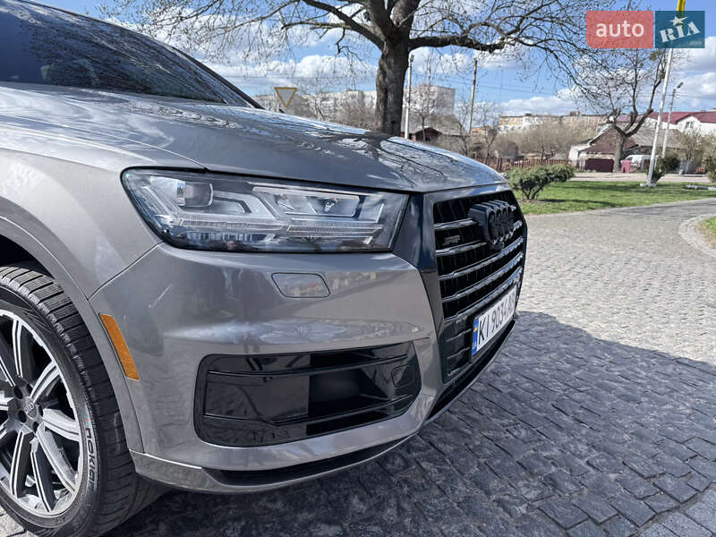 Позашляховик / Кросовер Audi Q7 2016 в Києві