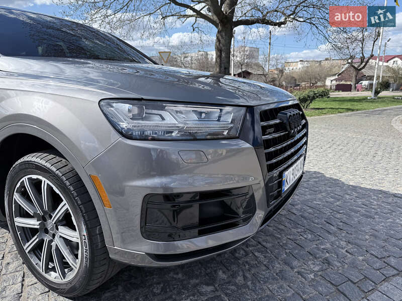 Позашляховик / Кросовер Audi Q7 2016 в Києві