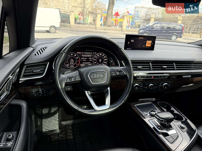 Позашляховик / Кросовер Audi Q7 2016 в Києві