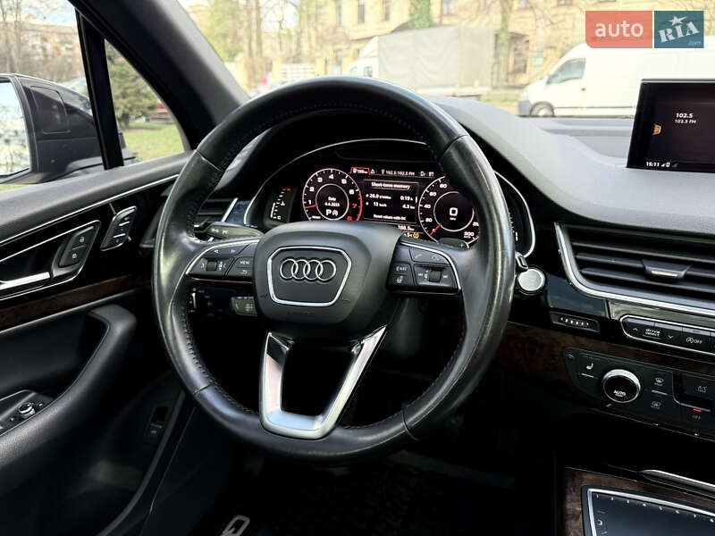 Позашляховик / Кросовер Audi Q7 2016 в Києві
