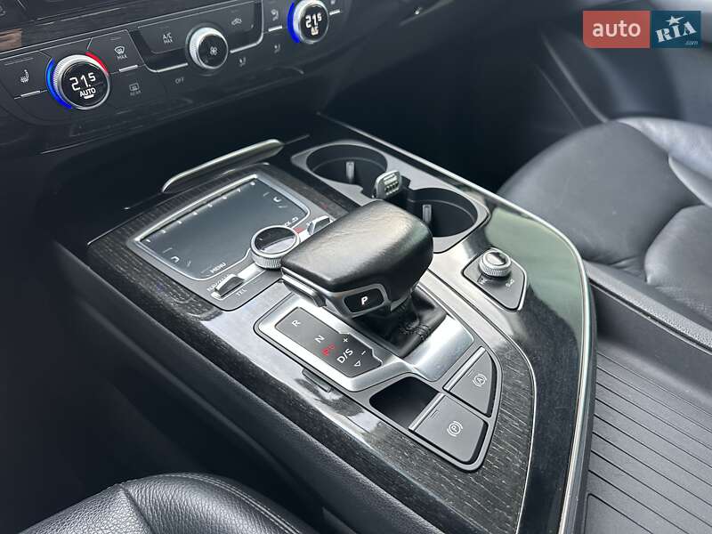 Позашляховик / Кросовер Audi Q7 2016 в Києві фото 29 Позашляховик / Кросовер Audi Q7 2016 в Києві