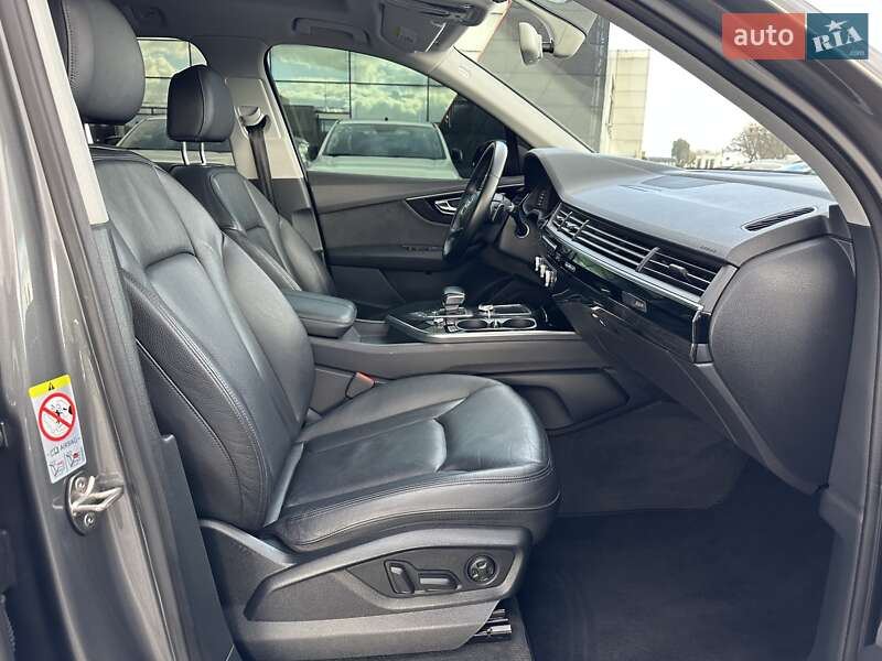 Позашляховик / Кросовер Audi Q7 2016 в Києві фото 41 Позашляховик / Кросовер Audi Q7 2016 в Києві