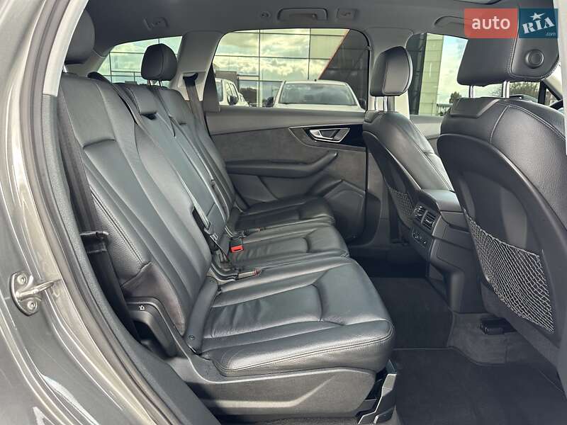 Позашляховик / Кросовер Audi Q7 2016 в Києві фото 44 Позашляховик / Кросовер Audi Q7 2016 в Києві