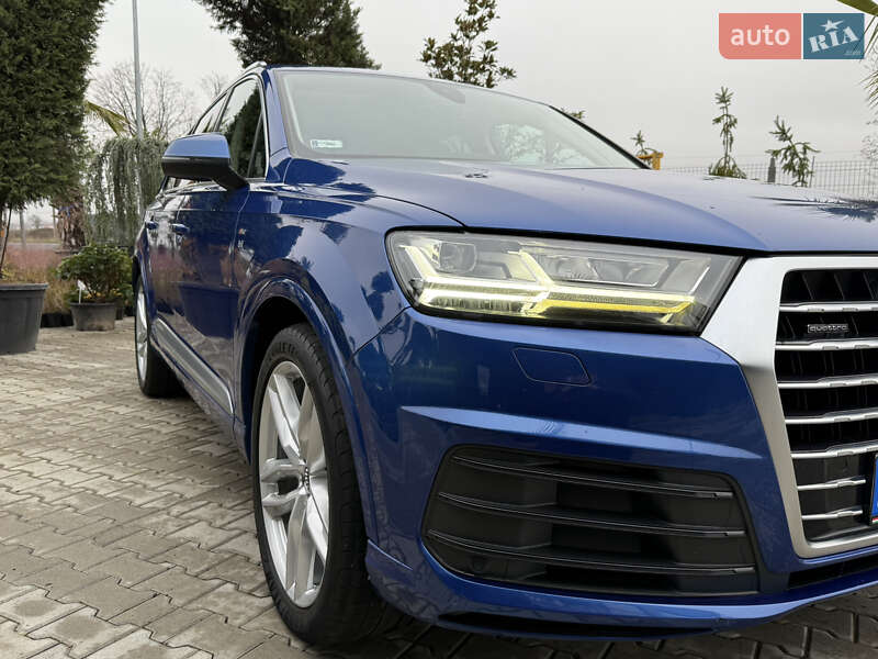 Внедорожник / Кроссовер Audi Q7 2017 в Мукачево